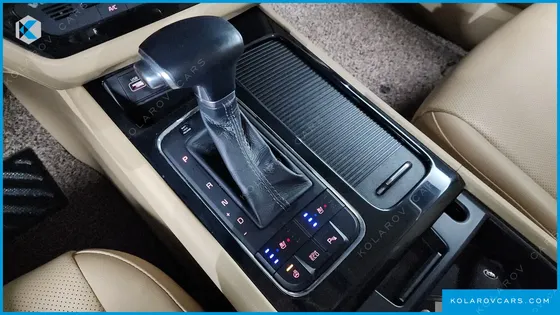 KIA CARNIVAL 9-SEATER HI-LIMOUSINE