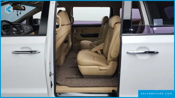 KIA CARNIVAL 9-SEATER HI-LIMOUSINE