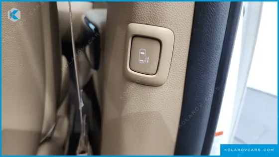 KIA CARNIVAL 9-SEATER HI-LIMOUSINE