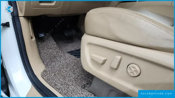 KIA CARNIVAL 9-SEATER HI-LIMOUSINE