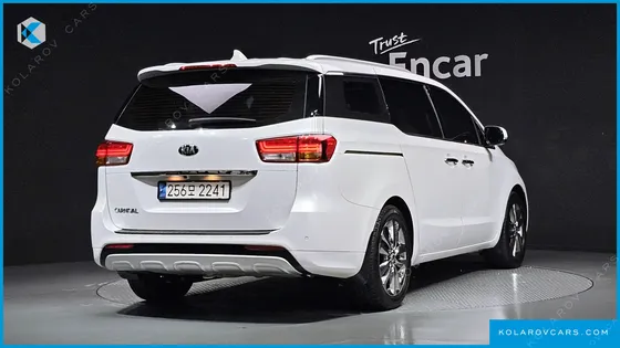 KIA CARNIVAL 9-SEATER NOBLESSE