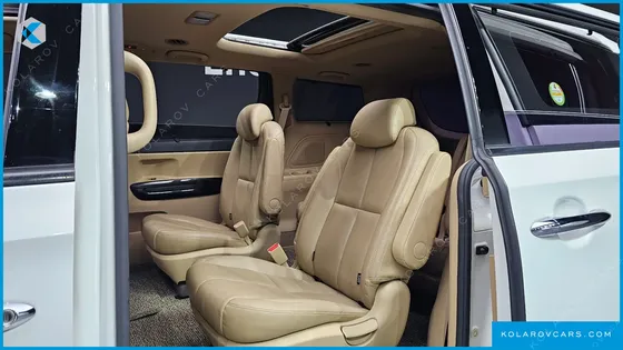 KIA CARNIVAL 9-SEATER NOBLESSE
