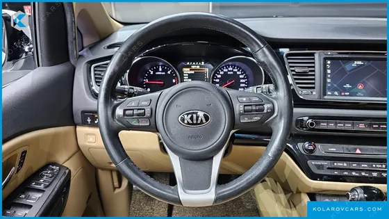 KIA CARNIVAL 9-SEATER NOBLESSE