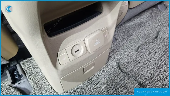 KIA CARNIVAL 9-SEATER NOBLESSE