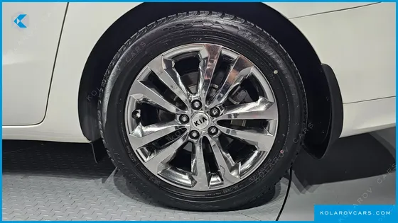 KIA CARNIVAL 9-SEATER NOBLESSE