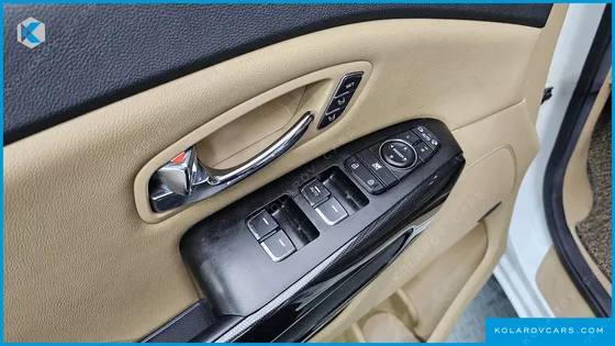 KIA CARNIVAL 9-SEATER NOBLESSE