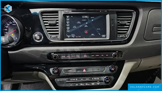 KIA CARNIVAL 9-SEATER NOBLESSE