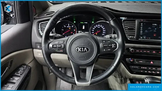 KIA CARNIVAL 9-SEATER NOBLESSE