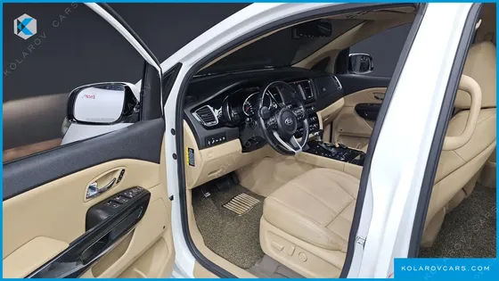 KIA CARNIVAL GASOLINE 9-SEATER NOBLESSE