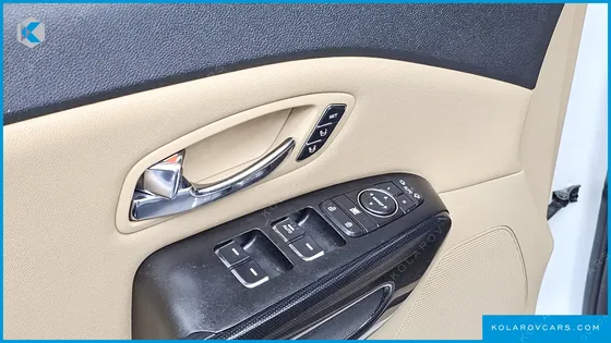 KIA CARNIVAL GASOLINE 9-SEATER NOBLESSE