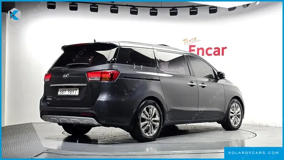 KIA CARNIVAL 9-SEATER NOBLESSE