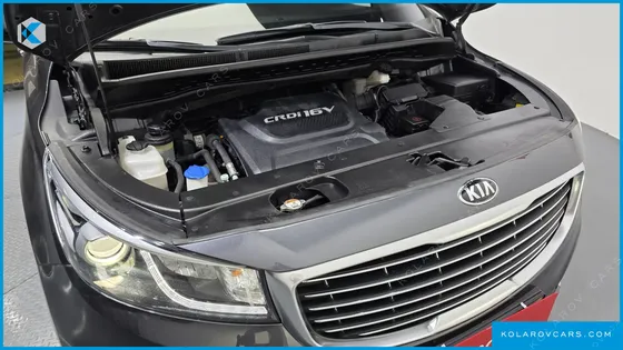 KIA CARNIVAL 9-SEATER NOBLESSE