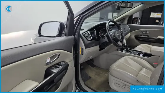 KIA CARNIVAL 9-SEATER NOBLESSE