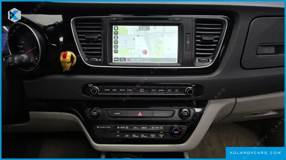 KIA CARNIVAL 9-SEATER NOBLESSE