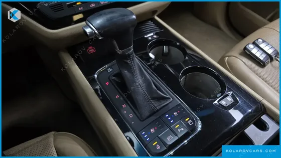 KIA CARNIVAL 9-SEATER HI-LIMOUSINE