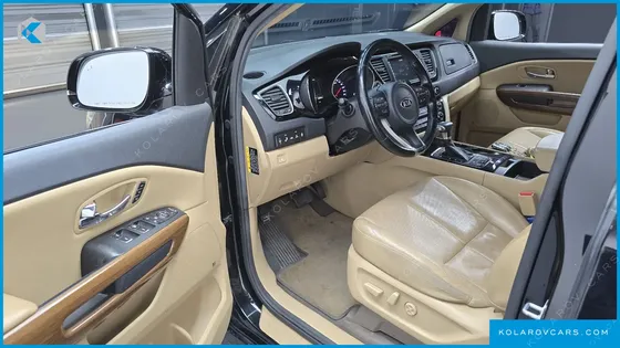 KIA CARNIVAL 9-SEATER HI-LIMOUSINE