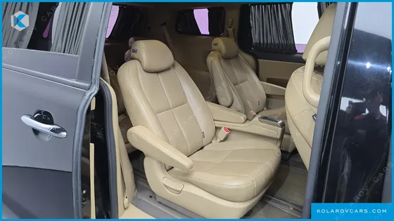 KIA CARNIVAL 9-SEATER HI-LIMOUSINE