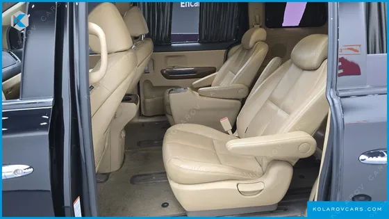 KIA CARNIVAL 9-SEATER HI-LIMOUSINE