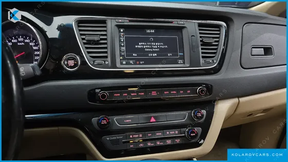 KIA CARNIVAL 9-SEATER HI-LIMOUSINE