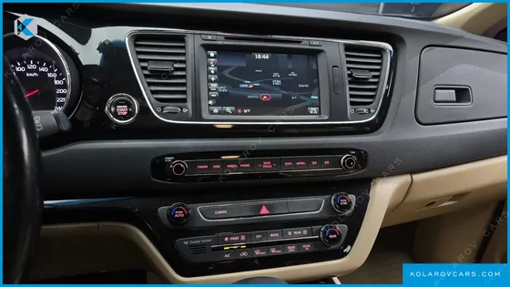 KIA CARNIVAL 9-SEATER HI-LIMOUSINE