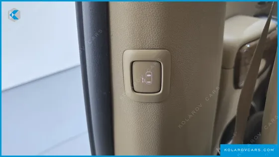KIA CARNIVAL 9-SEATER HI-LIMOUSINE