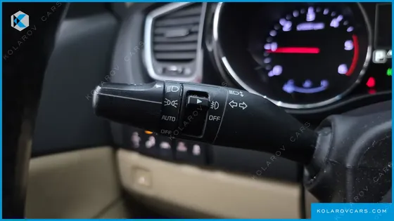 KIA CARNIVAL 9-SEATER HI-LIMOUSINE
