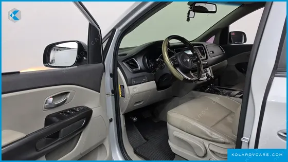 KIA CARNIVAL 9-SEATER LUXURY