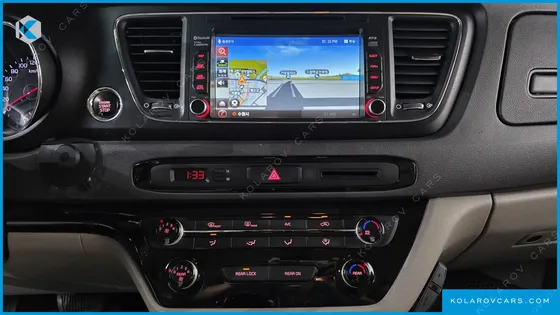 KIA CARNIVAL 9-SEATER LUXURY