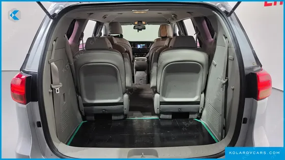 KIA CARNIVAL 9-SEATER LUXURY