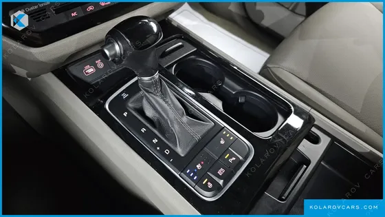 KIA CARNIVAL 9-SEATER PRESTIGE