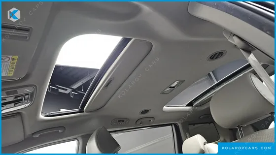 KIA CARNIVAL 9-SEATER PRESTIGE