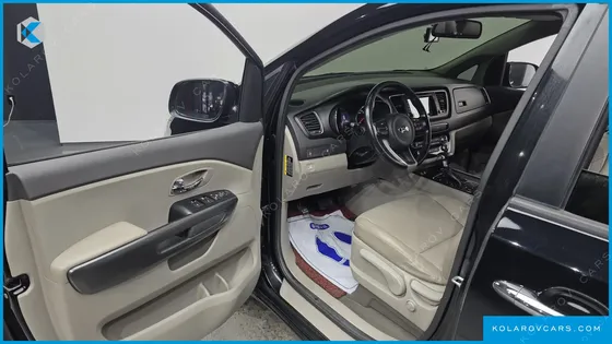 KIA CARNIVAL 9-SEATER LUXURY