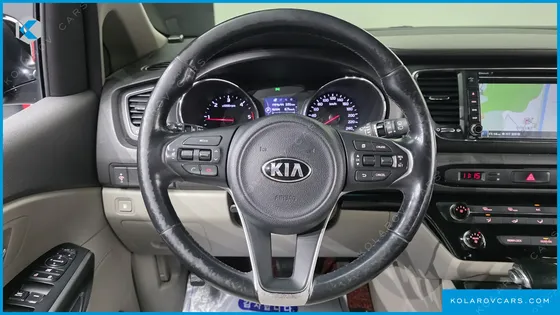 KIA CARNIVAL 9-SEATER LUXURY