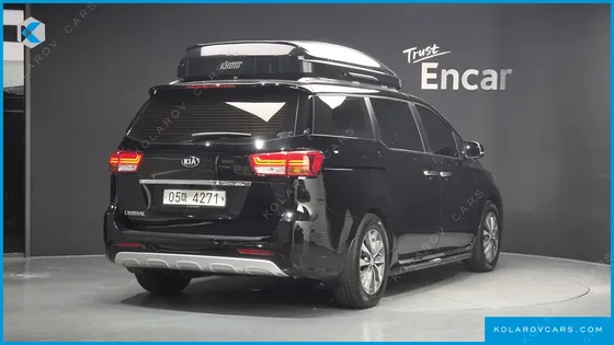 KIA CARNIVAL 9-SEATER LUXURY