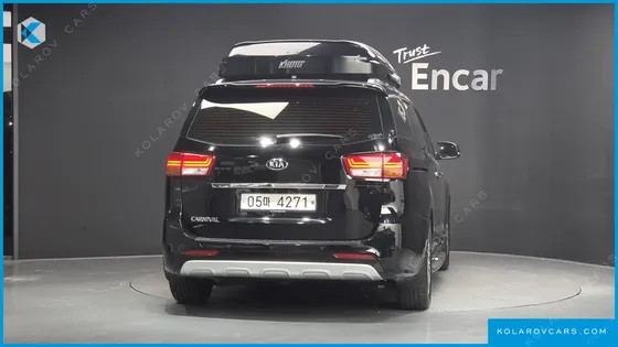 KIA CARNIVAL 9-SEATER LUXURY
