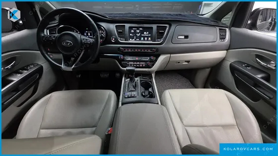 KIA CARNIVAL 9-SEATER LUXURY