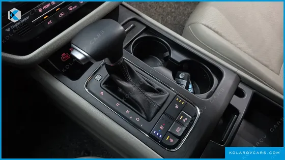 KIA CARNIVAL 9-SEATER LUXURY