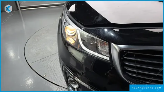 KIA CARNIVAL 9-SEATER LUXURY