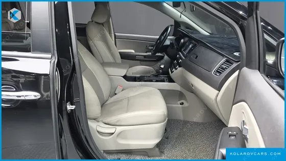 KIA CARNIVAL 9-SEATER LUXURY