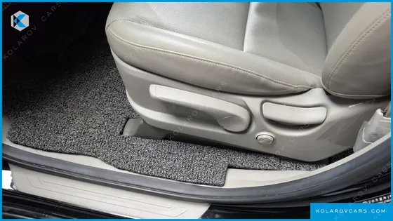 KIA CARNIVAL 9-SEATER LUXURY