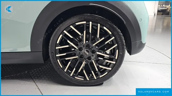 MINI COOPER FAVOURED