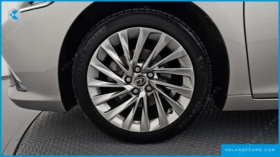LEXUS ES EXECUTIVE