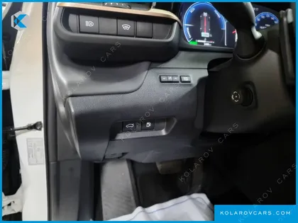 TOYOTA CROWN 2.4 4WD DUAL BOOST HYBRID