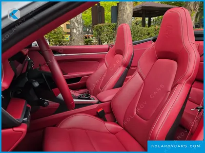 PORSCHE 911 CARRERA 4 GTS CABRIOLET