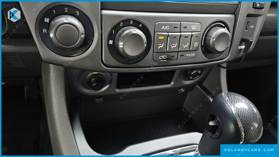 KGM - SSANGYONG KORANDO 4WD LT 11-SEATER