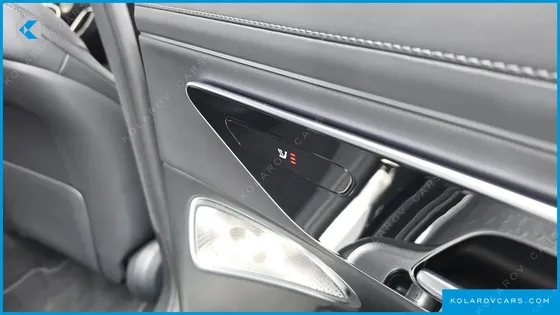 MERCEDES E-CLASS E300 4MATIC EXCLUSIVE