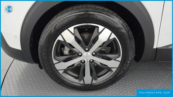 PEUGEOT 5008 1.5 BLUEHDI ALLURE
