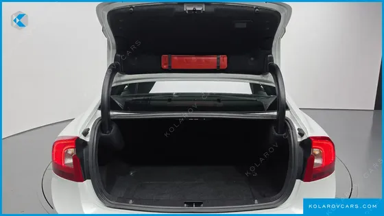 VOLVO S60 D4