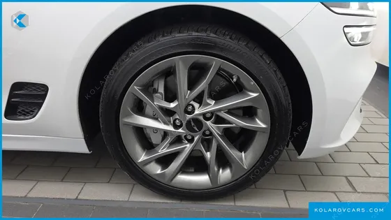 GENESIS G70 GASOLINE 2.5T 2WD
