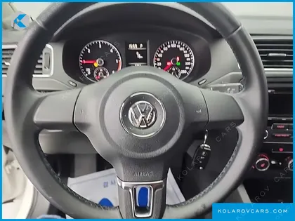 VOLKSWAGEN JETTA 1.6 TDI BLUE MOTION